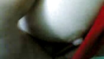 La mora volgare Tracy Rose sul letto in collant di nylon rosso trasparente con i tacchi alti si masturba video porno mamme troie duramente con te